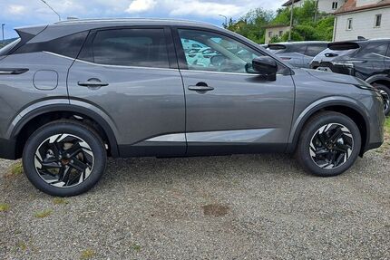 Nissan Qashqai 1.600 km 31.900 &euro; Deggendorf 94469
