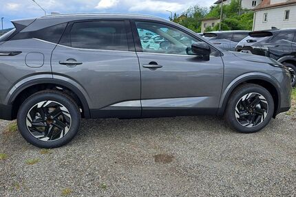 Nissan Qashqai 1.600 km 32.290 &euro; Deggendorf 94469