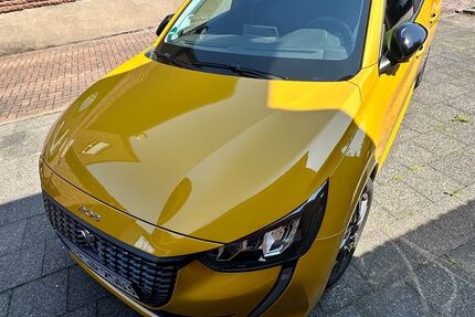 Peugeot 208 31.999 km 13.199 &euro; Rees 46459