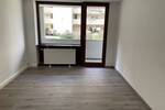 Sanierte schöne kleinere 3-Zimmer- im EG mit Balkon - St. Johannis