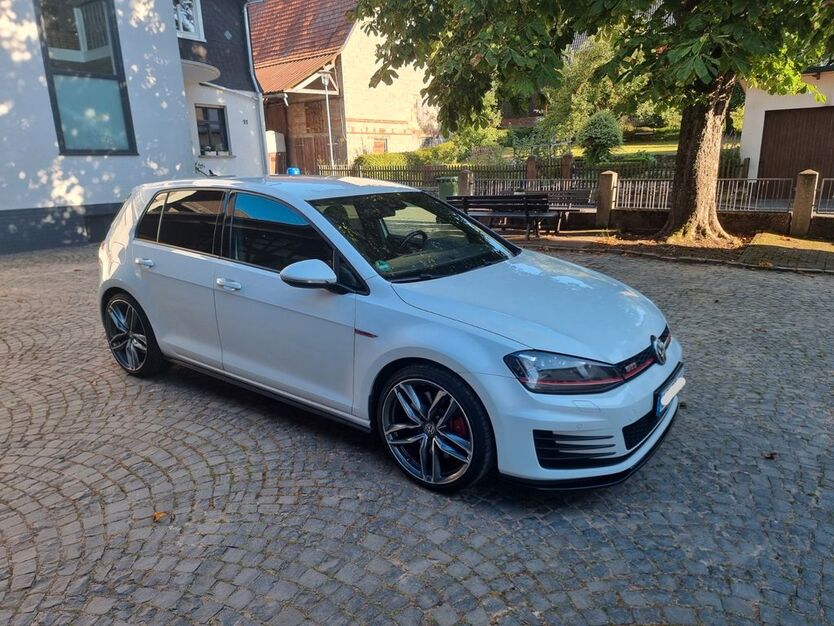 VW Golf 159.000 km 16.000 € Battenberg 35088
