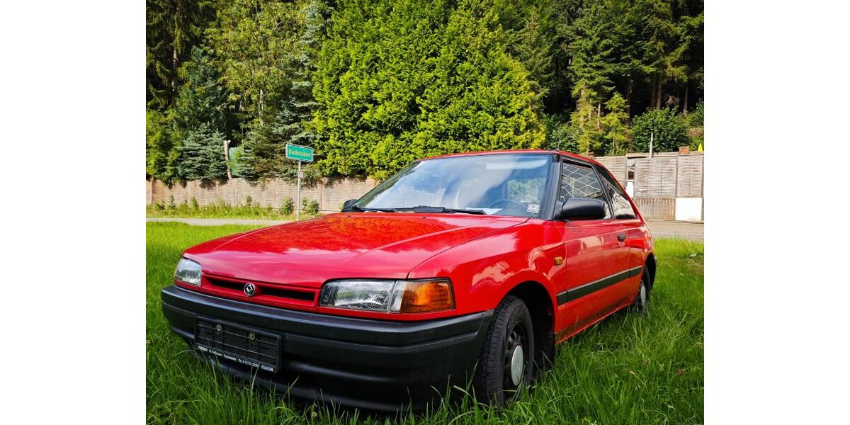 Mazda 323 148.000 km 3.500 &euro; Vogt 88267