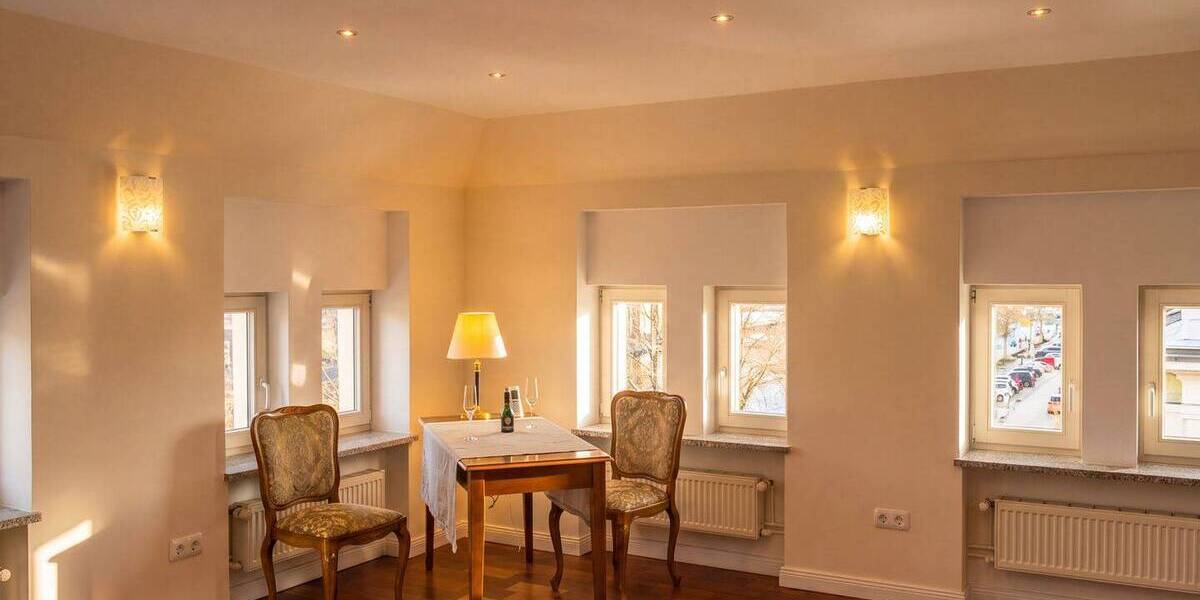 Etagenwohnung Lübeck Innenstadt - 6 Zimmer, 175 m&sup2;, 4.500&euro; | Angebot:26401158