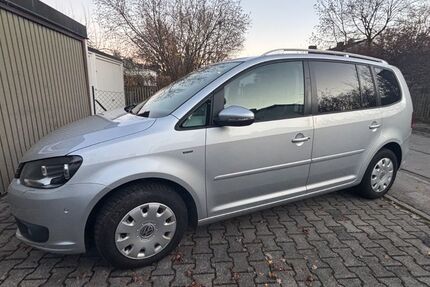 VW Touran 120.000 km 9.099 &euro; Krailling 82152