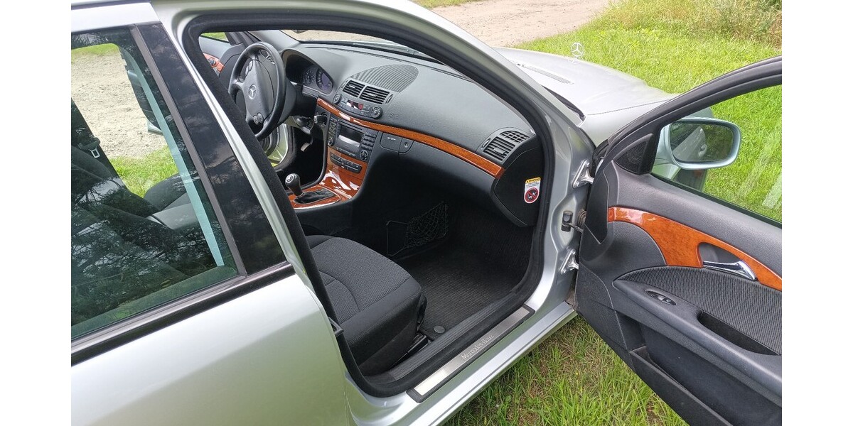 Mercedes-Benz E 200 223.000 km 5.300 &euro; Brieselang 14656