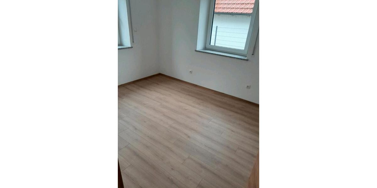 Bungalow Osterhofen - 1 Zimmer, 90 m&sup2;, 1.100&euro; | Angebot:25050708