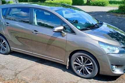 Toyota Verso 203.000 km 8.500 &euro; Oberthal 66649