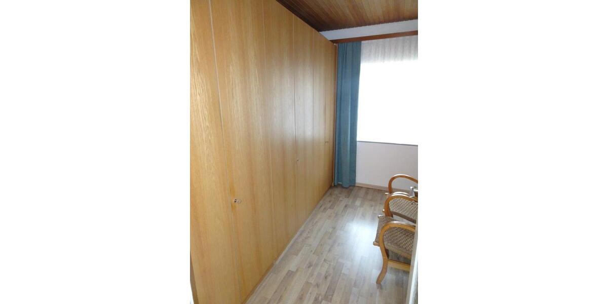 Mehrfamilienhaus, Wohnhaus Dingolfing - 12 Zimmer, 300 m&sup2;, 1.500&euro; | Angebot:24877228