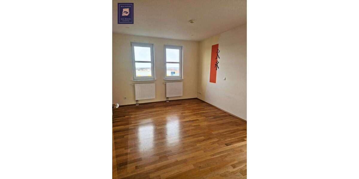 Firmenkomplex mit Garage und Einliegerwohnung 22 zimmer