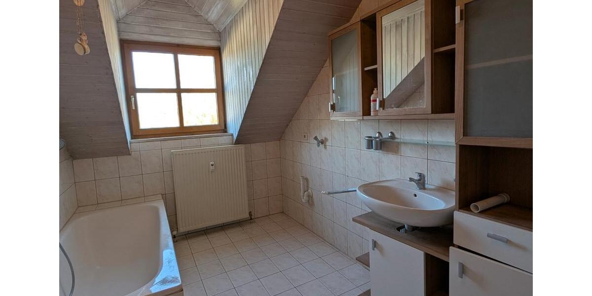 Dachgeschoßwohnung Dietfurt an der Altmühl - 3 Zimmer, 66 m&sup2;, 650&euro; | Angebot:26396919