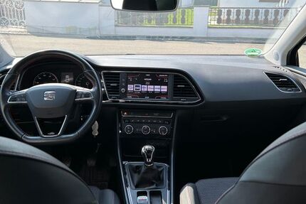 Seat Leon 82.318 km 14.900 &euro; Illertissen 89257