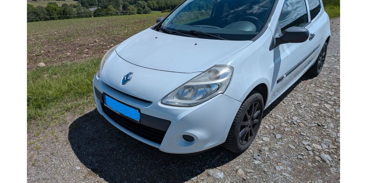 Renault Clio 51.000 km 4.700 &euro; Olbernhau 09526