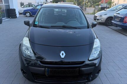 Renault Clio 150.000 km 1.800 &euro; Karlsruhe 76149
