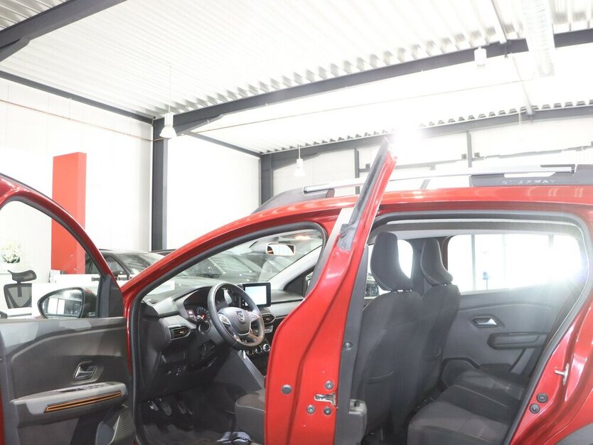 Sandero STEPWAY III 90 TCe Comfort / LED, KAMERA