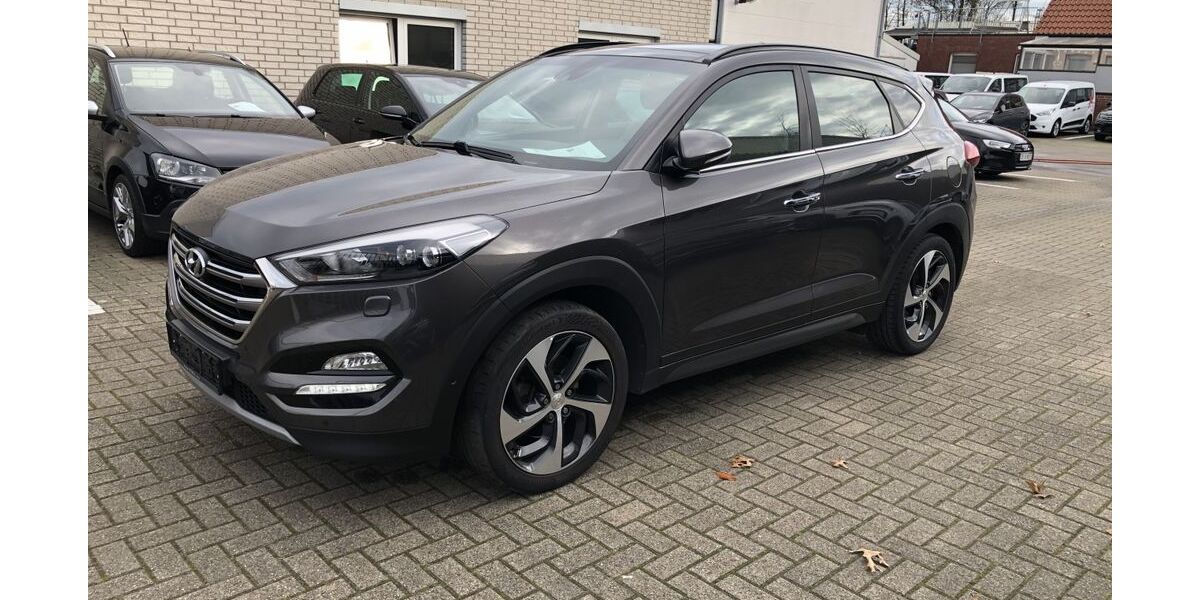 Hyundai TUCSON 225.500 km 12.800 &euro; Ahaus 48683