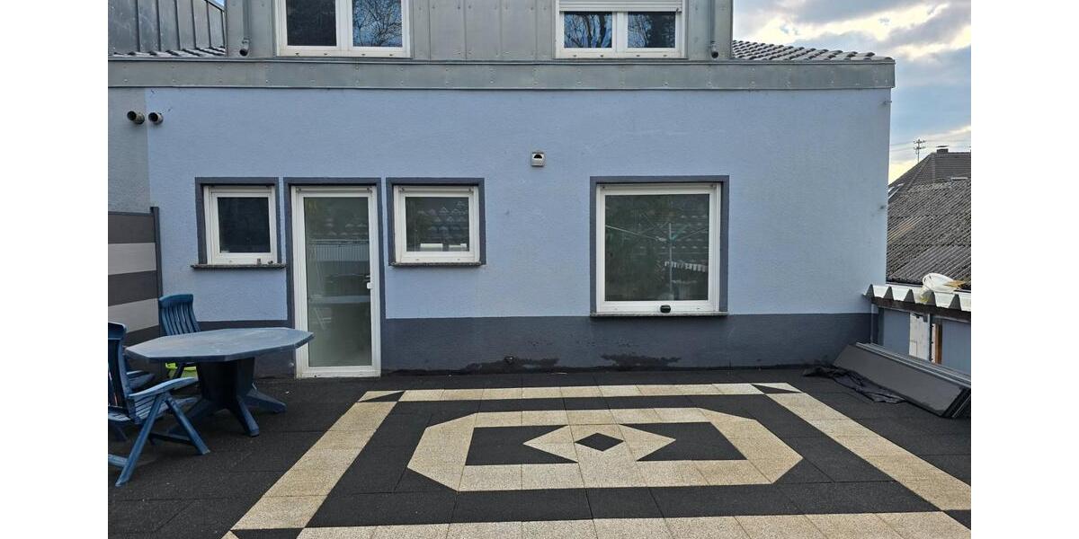 Etagenwohnung Saarbrücken Brebach-Fechingen - 5 Zimmer, 155 m&sup2;, 240.000&euro; | Angebot:26111977