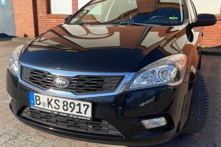 Kia ceed Sportswagon 143.000 km 2.500 &euro; Berlin 10315