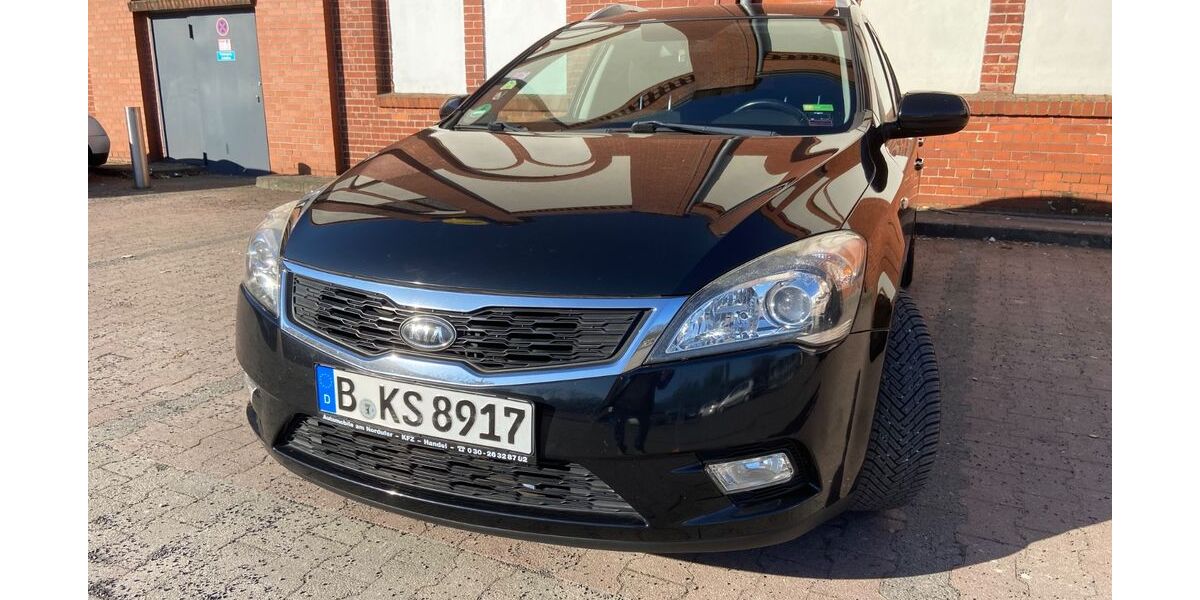 Kia ceed Sportswagon 143.000 km 2.500 &euro; Berlin 10315
