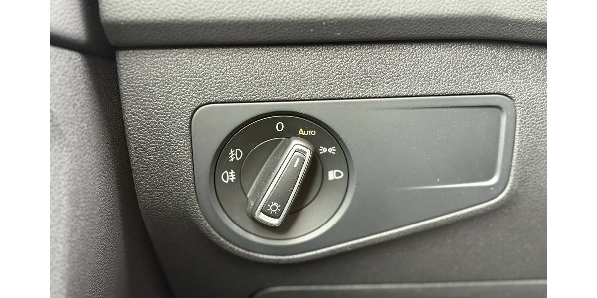 VW Tiguan 2.0 TDI 4Motion NAVI/PDC/SRA/SHZ/1.HAND 93.139 km 16.900 &euro; Villingen-Schwenningen 78054