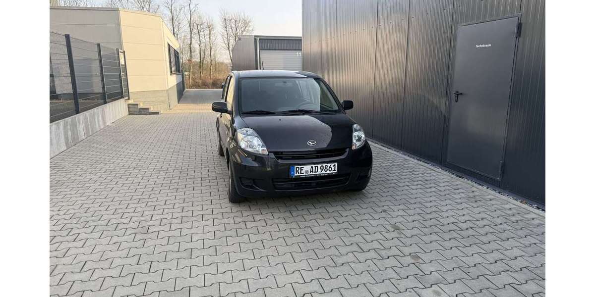 Daihatsu Sirion 128.000 km 2.250 &euro; oer erkenschwick 45739