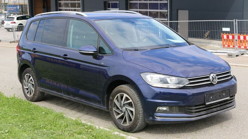 VW Touran 87.000 km 22.990 € Aichhalden-Rötenberg 78733