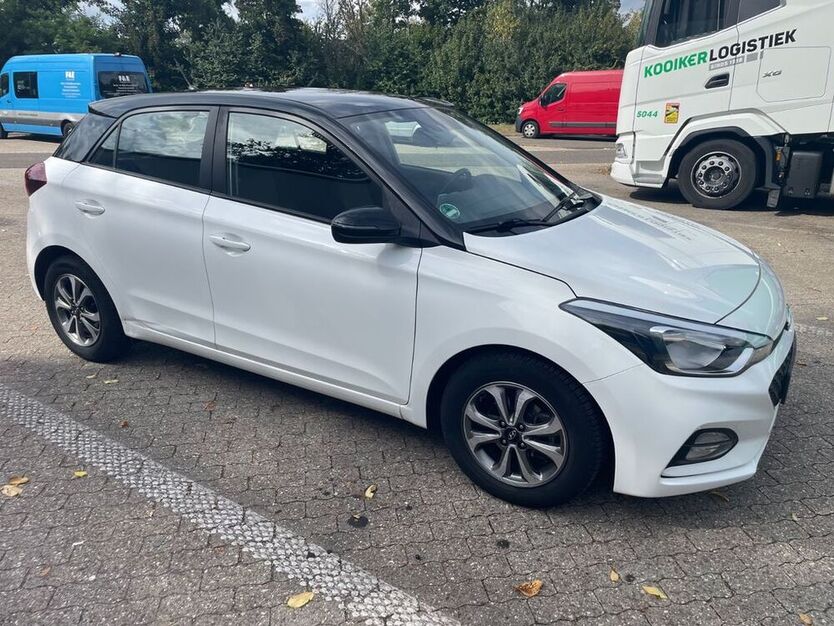 i20