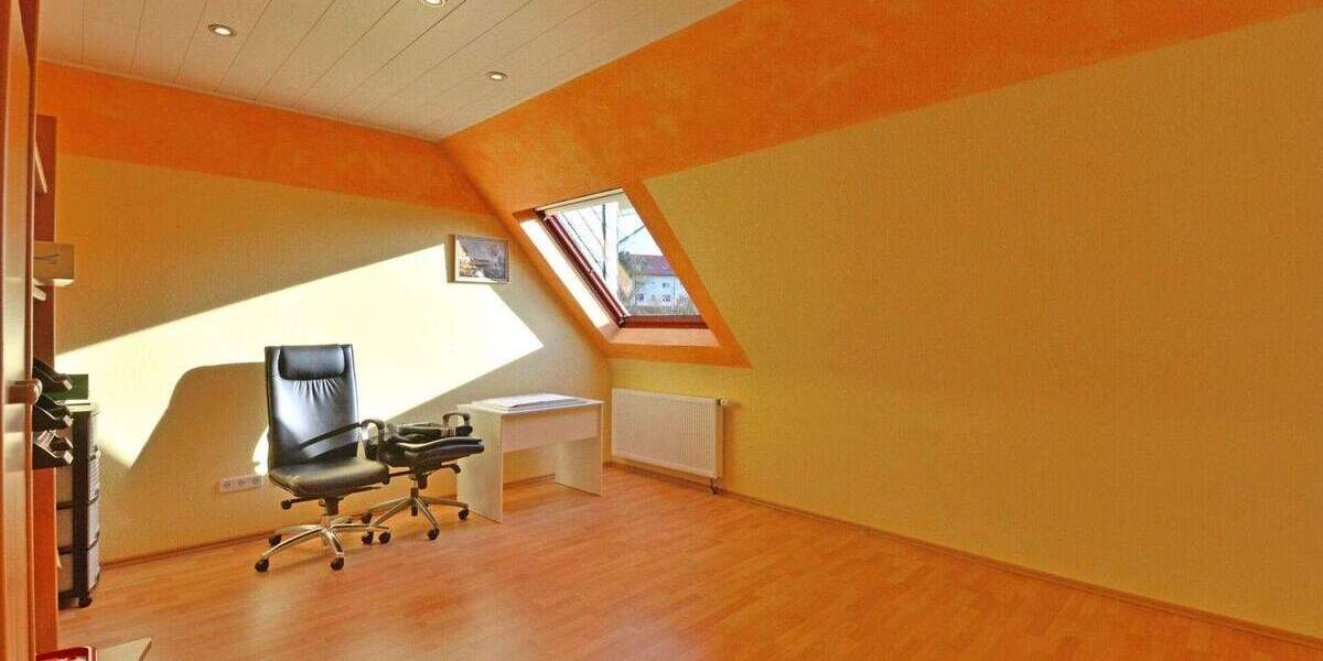 Mehrfamilienhaus, Wohnhaus Hofgeismar / Hombressen Hombressen - 9 Zimmer, 245 m&sup2;, 330.000&euro; | Angebot:25735154