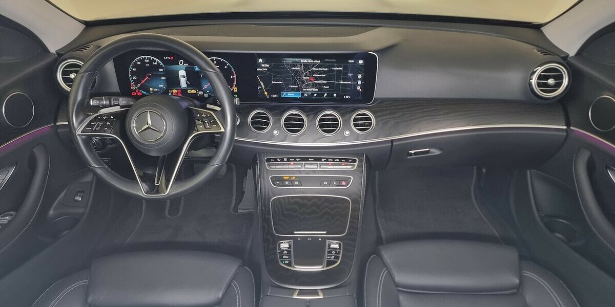Mercedes-Benz E 200 dA LED AHK Navi Widescreen MBUX Leder 57.900 km 29.999 &euro; Garrel 49681