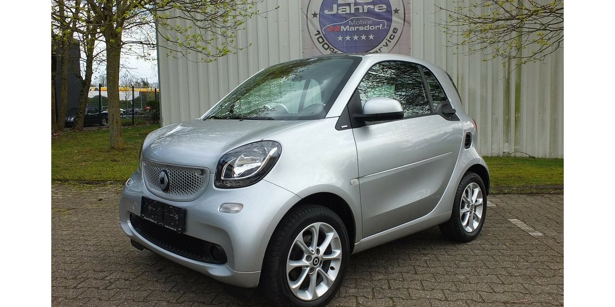 Smart ForTwo WM26:PASSION NAVI PANORAMA KLIMAAUTOMATIK S 96.799 km 7.908 &euro; Köln 50858
