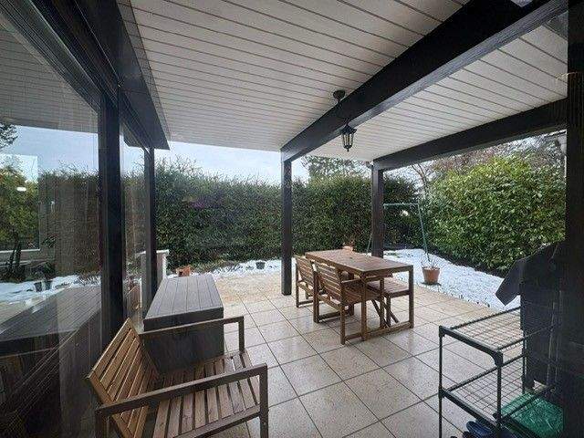 Einfamilienhaus Friedrichsdorf - 8 Zimmer, 224 m&sup2;, 2.900&euro; | Angebot:24708475