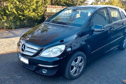 Mercedes B 180
