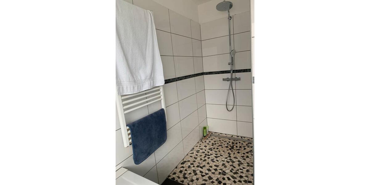 Ein-Zweifamilienhaus mit Pool und Wintergarten 8 zimmer