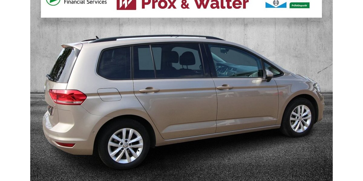 VW Touran 1.6 TDI BMT 7-DSG Comfortline NAVI+ACC 151.032 km 13.900 &euro; Hagenow 19230