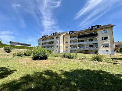 VIEL POTENTIAL, GEMÜTLICH MIT STELLPLATZ UND GARAGE - Etagenwohnung Wolpertswende | Angebot:27077189