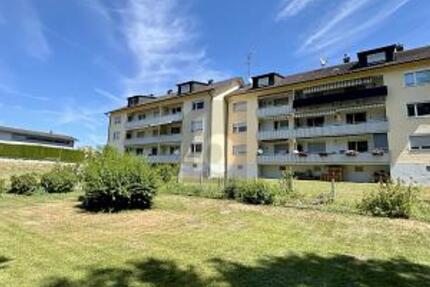 VIEL POTENTIAL, GEMÜTLICH MIT STELLPLATZ UND GARAGE - Wohnung Wolpertswende | Angebot:27077189
