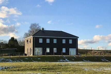 Einfamilienhaus mit Einliegerwohnung - Grundstück erweiterbar (Bauland, Weideland & Halle möglich) 7 zimmer