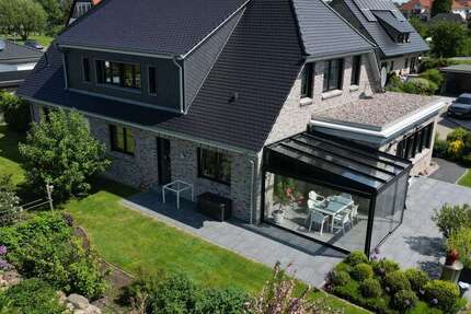 Haus zum Kaufen in Elmenhorst 1.500.000 € 288 m² 6 zimmer