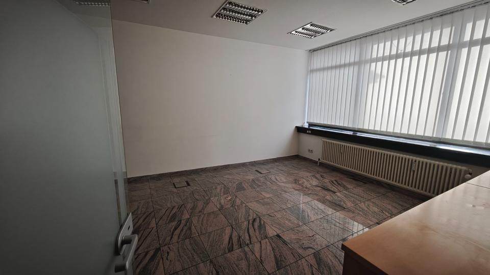 500m² Gewerbeanwesen in zentraler Lage von Landsweiler-Reden zimmer