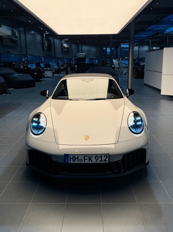Porsche 992 5.761 km 214.620 € Wandsbek - Hamburg Marienthal 22043