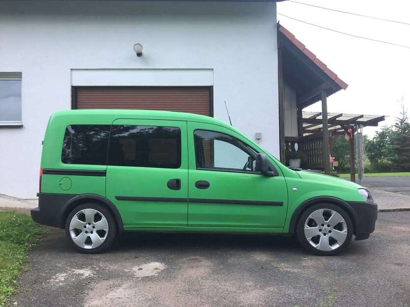 Opel Combo 289.000 km 3.100 € Adelhausen 98646