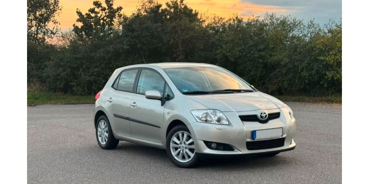 Toyota Auris 175.000 km 3.800 &euro; Bremen 28213