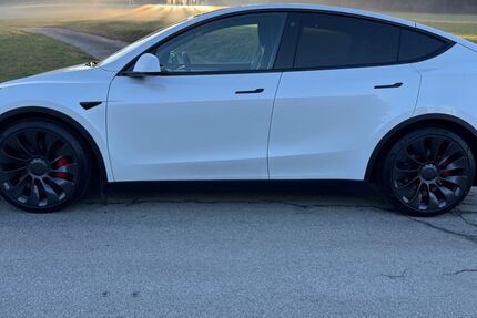 Tesla Model Y 18.416 km 39.400 &euro; Außernzell 94532
