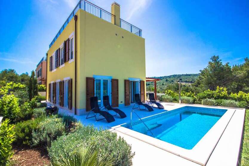 Haus zum Kaufen in Brac 660.000 € 188 m²