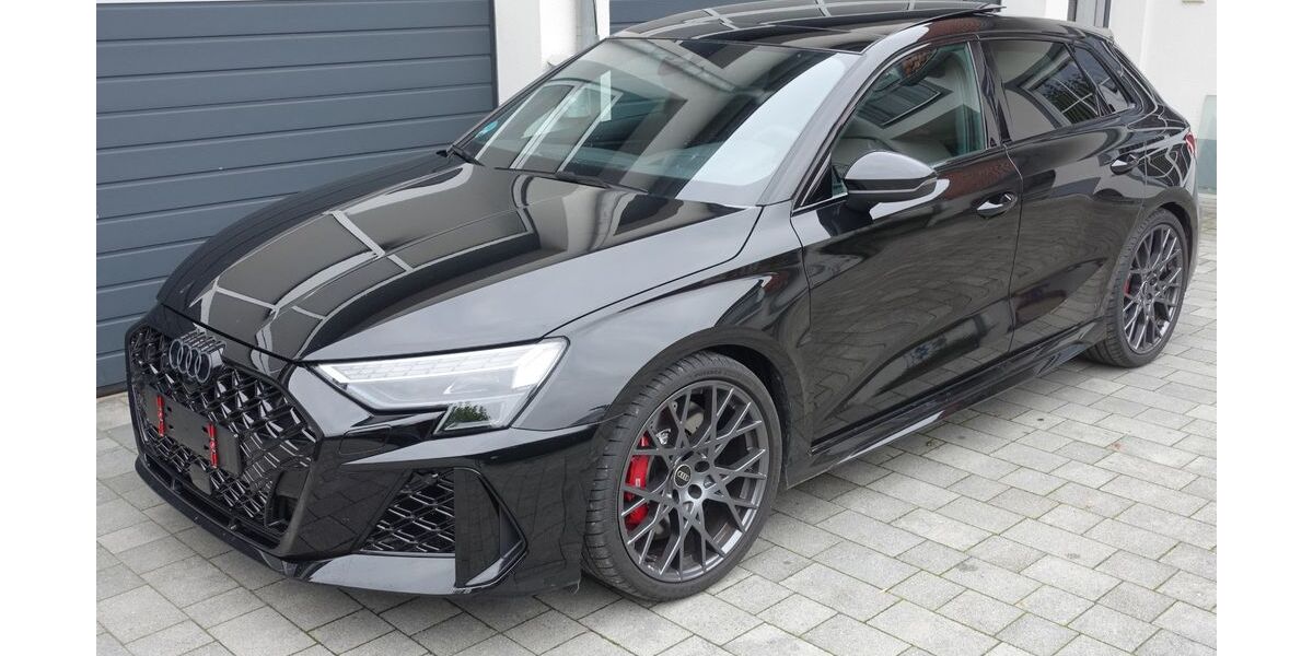 Audi RS3 6.300 km 67.450 &euro; Langquaid 84085