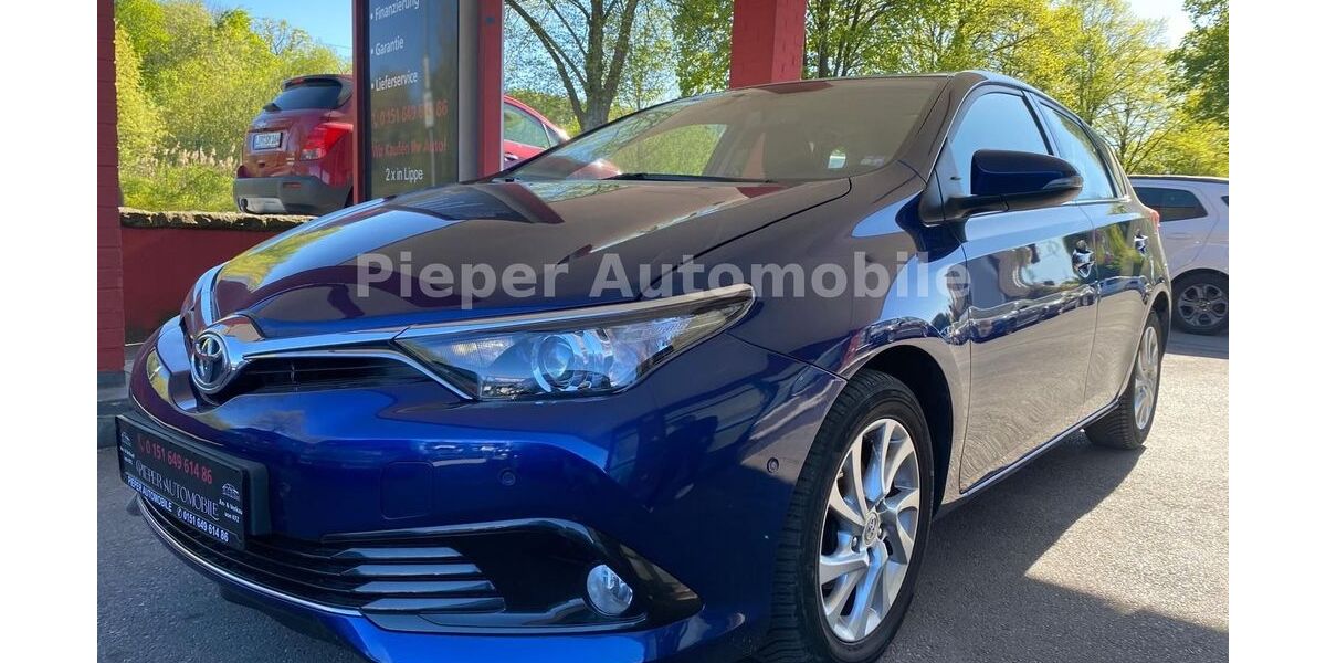 Toyota Auris 100.000 km 10.990 &euro; Oerlinghausen 33813