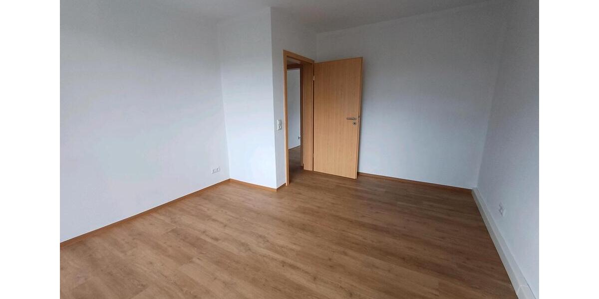 Erdgeschoßwohnung Eisfeld - 4 Zimmer, 69 m&sup2;, 700&euro; | Angebot:26381319