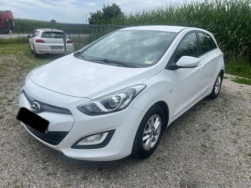 i30