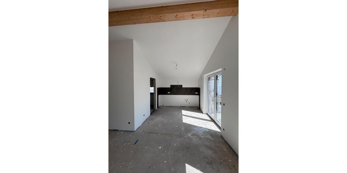 Dachgeschoßwohnung Edewecht - 3 Zimmer, 77 m&sup2;, 890&euro; | Angebot:26399688