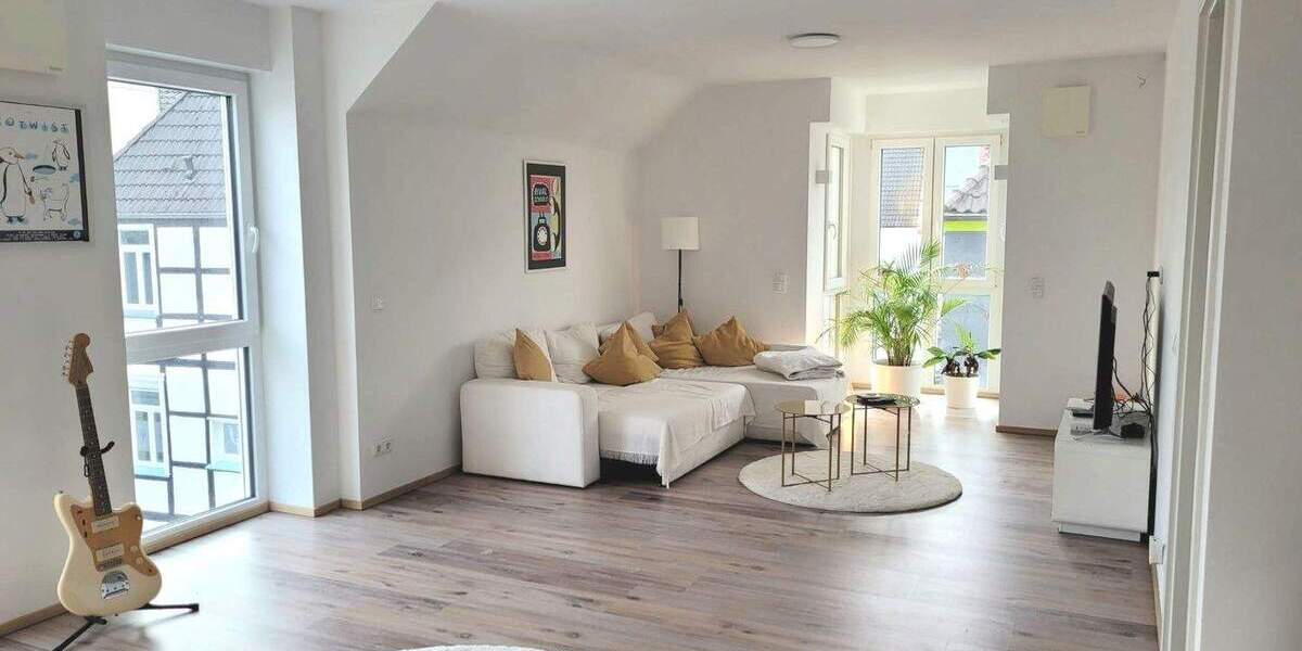 Sehr gepflegte Wohnung mit Küche, Aufzug und Tiefgarage 2 zimmer