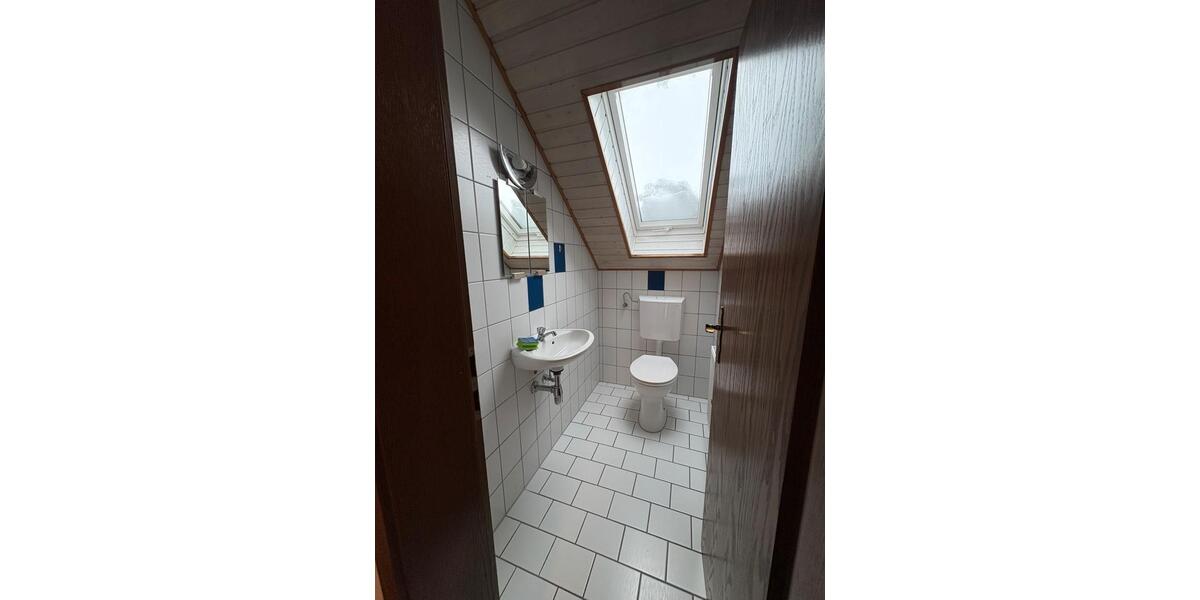 Dachgeschoßwohnung Rosbach vor der Höhe - 4.5 Zimmer, 105 m&sup2;, 1.050&euro; | Angebot:25310192